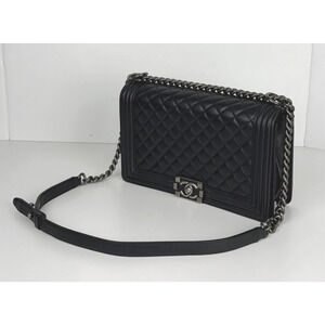 Chanel Boy Shoulder Medium Bag in Black Quilted Leather 2014-2015 B4